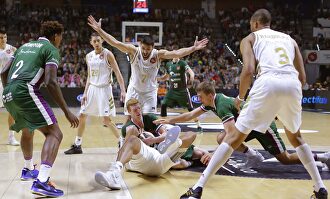 Lío en la vueltas a los entrenamientos de los equipos de baloncesto | EFE