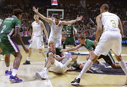 Lío en la vueltas a los entrenamientos de los equipos de baloncesto | EFE