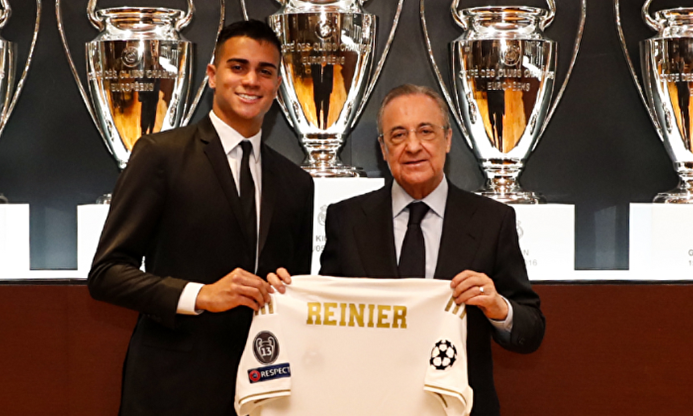 Reinier, junto a Florentino Pérez. | Twitter