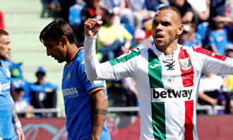 Acuerdo total para el fichaje de Braithwaite por el F.C. Barcelona |  EFE