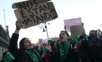 Protesta en México contra los asesinatos de mujeres. |  EFE