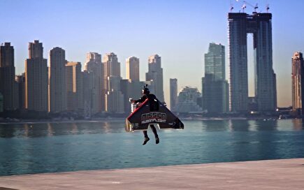 Un hombre vuela sobre Dubái como si fuera ‘Iron Man’