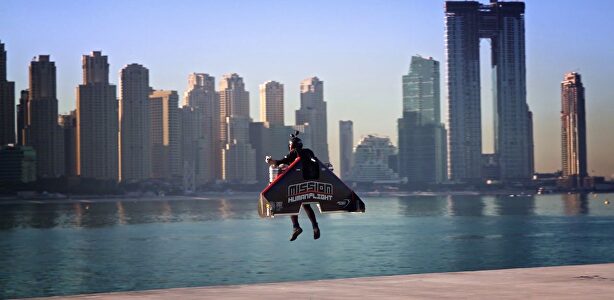 Un hombre vuela sobre Dubái como si fuera ‘Iron Man’