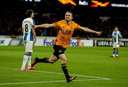 Diogo Jota celebra uno de sus tres goles al Espanyol. |  EFE