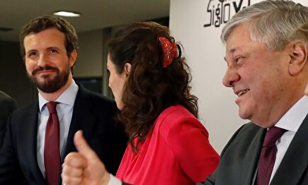 Casado junto a Leopoldo López padre. |  EFE