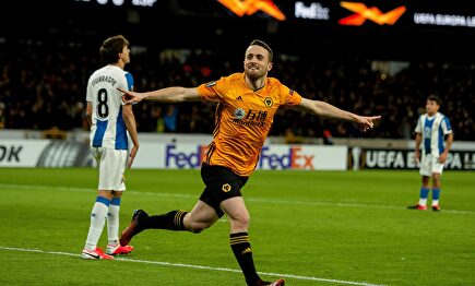 Diogo Jota celebra uno de sus tres goles al Espanyol. |  EFE