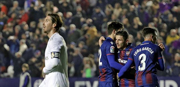 Sergio Ramos en el gol del Levante. |  EFE