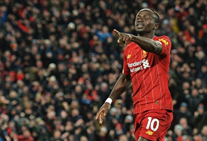 El Liverpool remonta e iguala el récord de victorias consecutivas en la Premier