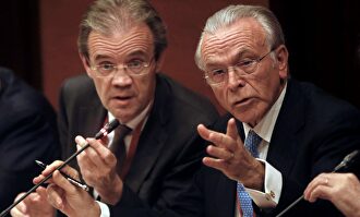 El presidente de Criteria Caixa y de la Fundación Bancaria La Caixa, Isidre Fainé (d), y el presidente de Caixabank, Jordi Gual |  EFE