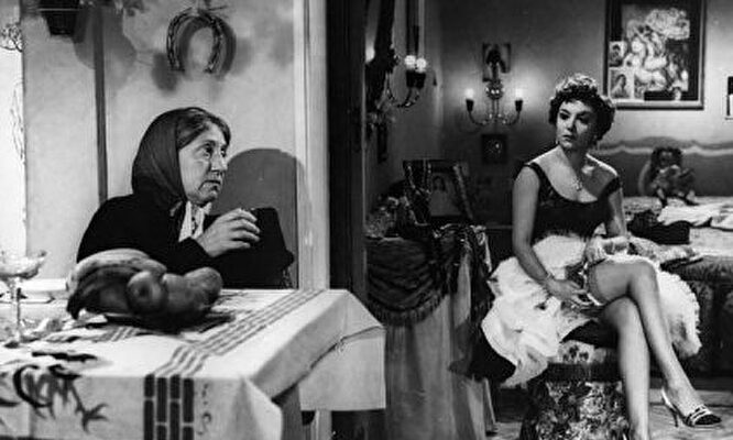 Julia Caba Alba en 'Plácido' |  Youtube