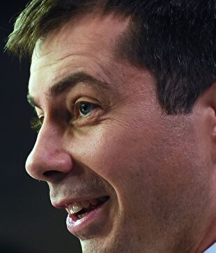 Primer plano de Pete Buttigieg, aspirante a hacerse con la candidatura del Partido Demócrata para las presidenciales del próximo otoño |  Cordon Press