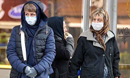 Ciudadanas iraníes con mascarilla por el brote en el país |  EFE