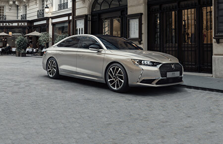 DS 9: el lujo francés