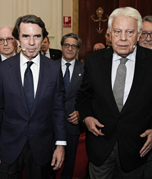Los expresidentes del Gobierno José María Aznar y Felipe González |  David Mudarra.