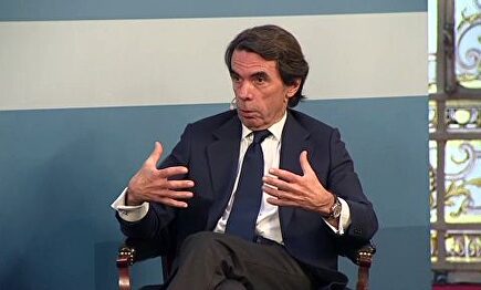 Aznar ve "devastadora" la mesa de diálogo entre el Gobierno y Cataluña