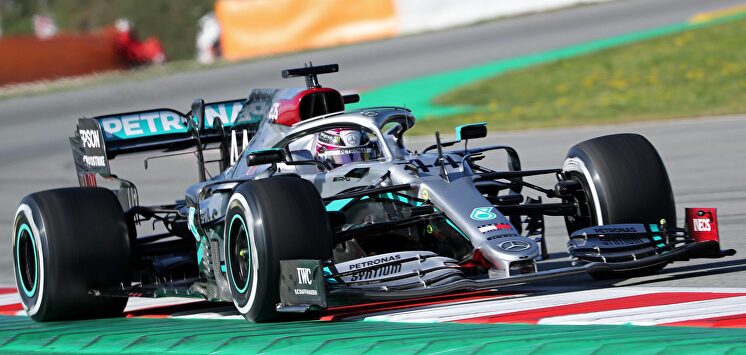 Lewis Hamilton se apunta otra pole y Carlos Sainz saldrá séptimo en Spa-Francorchamps. | Cordon Press