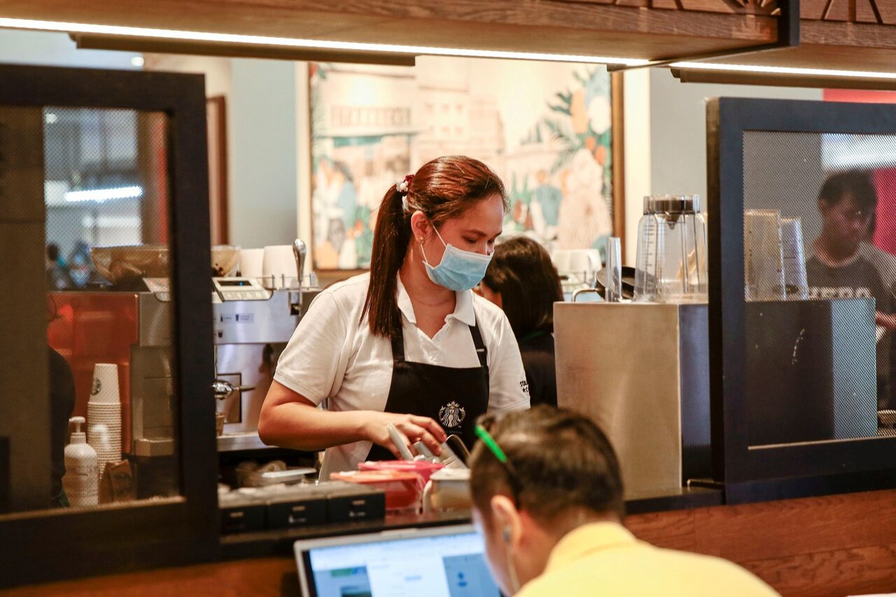 Tampoco en Andalucía hay mascarillas. | EFE