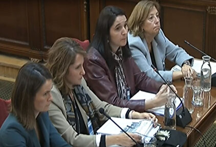 Carmen Tejera, segunda por la izquierda, en el juicio sobre el 1-O | EFE