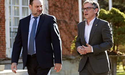 Ábalos con Jové en Moncloa |  EFE