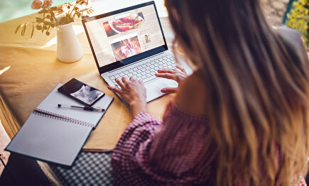 Joven buscando empleo |  Xunta.gal