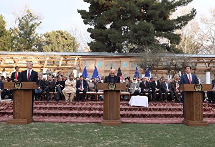 El acto estuvo encabezado por el presidente de Afganistán, Ashraf Ghani (centro). |  EFE