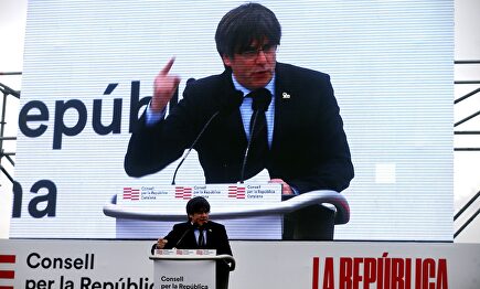 Carles Puigdemont durante su intervención en un acto celebrado este sábado en Perpiñan |  EFE