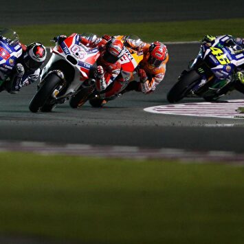 Carrera de MotoGP en el circuito de Losail la pasada temporada. | Archivo