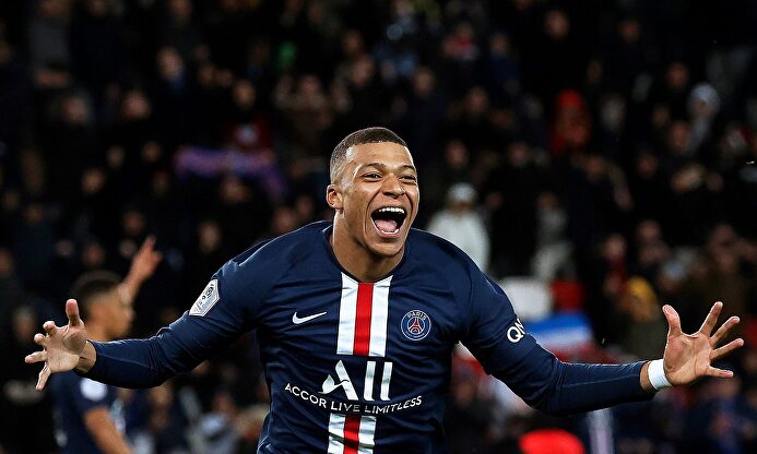 Kylian Mbappé celebra un gol con el París Saint-Germain. | EFE/Archivo