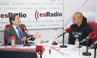 Federico Jiménez Losantos entrevista a Roberto Carlos en esRadio. |  David Alonso Rincón