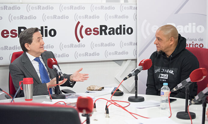 Federico Jiménez Losantos entrevista a Roberto Carlos en esRadio. |  David Alonso Rincón