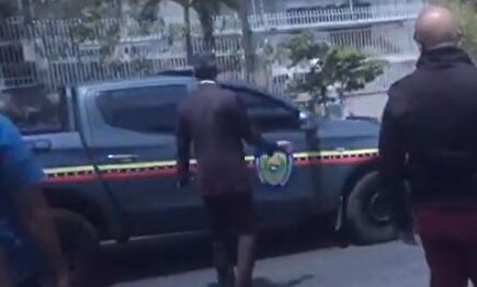 Guaidó mostró un video de la Policía chavista cerca de su casa. |  @jguaido