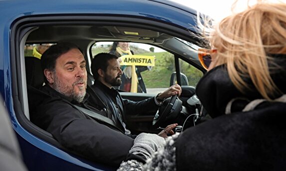 Junqueras, saliendo de la cárcel. | EFE