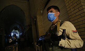 Un soldado se protege con mascarilla en Iraq. |  EFE