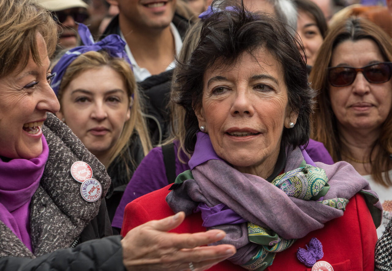 La ministra de Educación, Isabel Celaá, en la manifestación del domingo en Madrid |  C.Jordá
