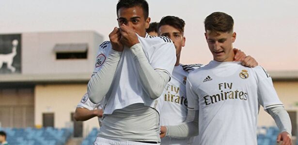 El Castilla pasó por encima del Coruxo |  Agencias