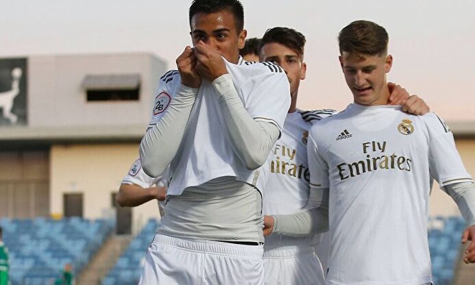 El Castilla pasó por encima del Coruxo |  Agencias