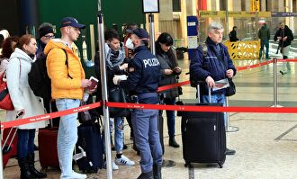 Controles en la estación central de Milán |  EFE