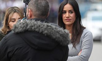 Mujeres de Cs abandonan la manifestación tras ser insultados. |  EFE