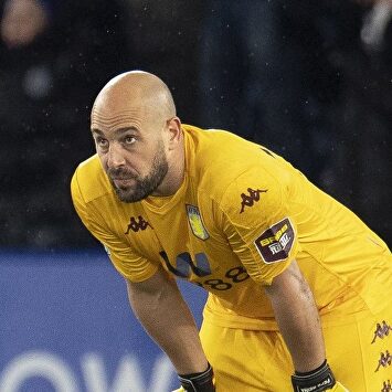 El tremendo error de Pepe Reina que le costó muy caro al Aston Villa