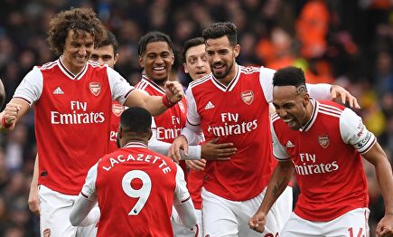 Los jugadores del Arsenal celebran un gol ante el West Ham en la Premier League. |  EFE