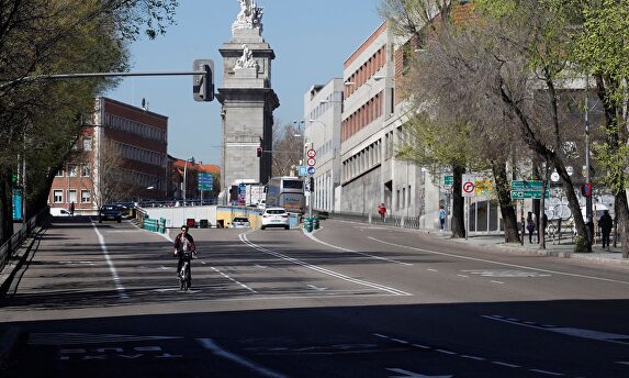 Una calle de Madrid vacía |  EFE