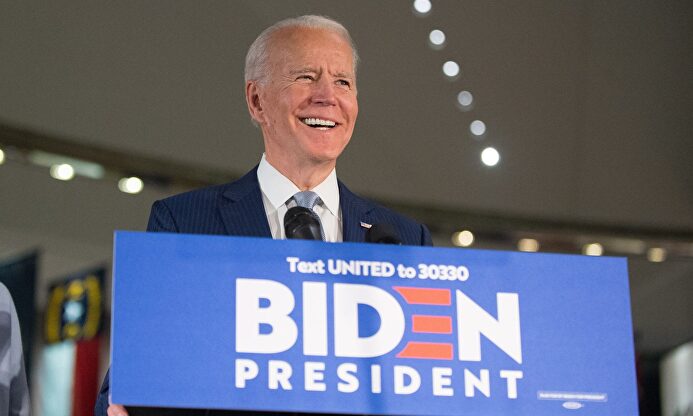 Joe Biden se dirige a sus seguidores en Filadelfia. |  EFE