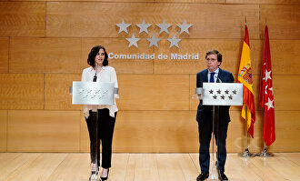 Díaz Ayuso y Martínez-Almeida durante la comparecencia. |  Comunidad de Madrid