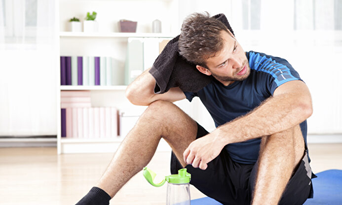 Deporte en casa durante la cuarentena: el programa gratis diseñado por un preparador de astronautas 