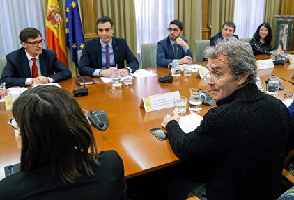 El presidente del Gobierno, Pedro Sánchez y el ministro de Sanidad, Salvador Illa | EFE