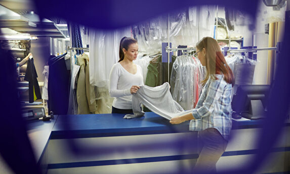 Una tintoreria |  Alamy