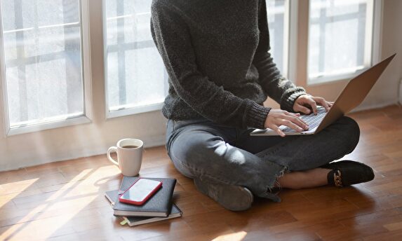 El teletrabajo es una opción cada día más habitual en muchas empresas. |  Pexels/CC0/bongkarn thanyakij