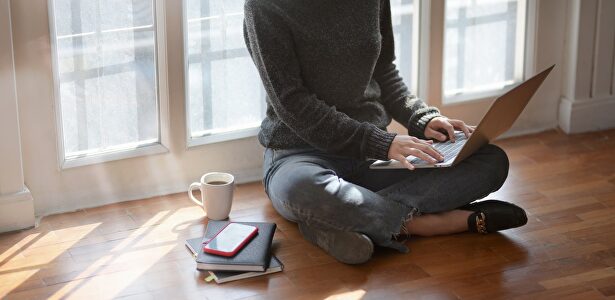 El teletrabajo es una opción cada día más habitual en muchas empresas. |  Pexels/CC0/bongkarn thanyakij