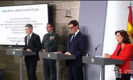 Robles avisa a Torra a "abandonar la vida pública" si no acata las órdenes del Gobierno