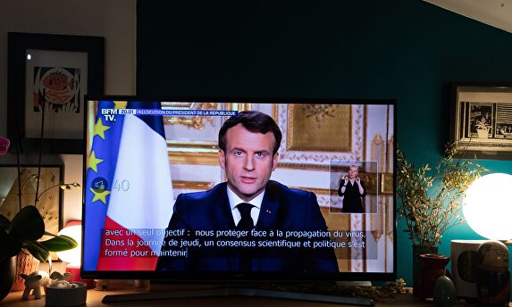 Macron impone el aislamiento a todos los franceses. |  EFE